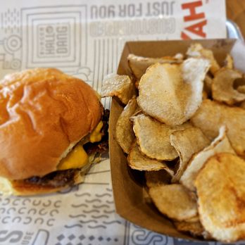 MOOYAH Burgers, Fries & Shakes