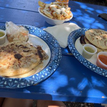 Pupusa Express El Buen Sabor (Food Truck)
